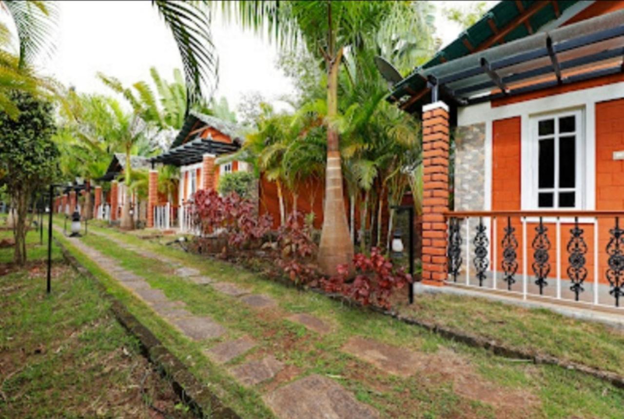Coorg Nesara Hotel And Resort Kushalnagar Exterior photo
