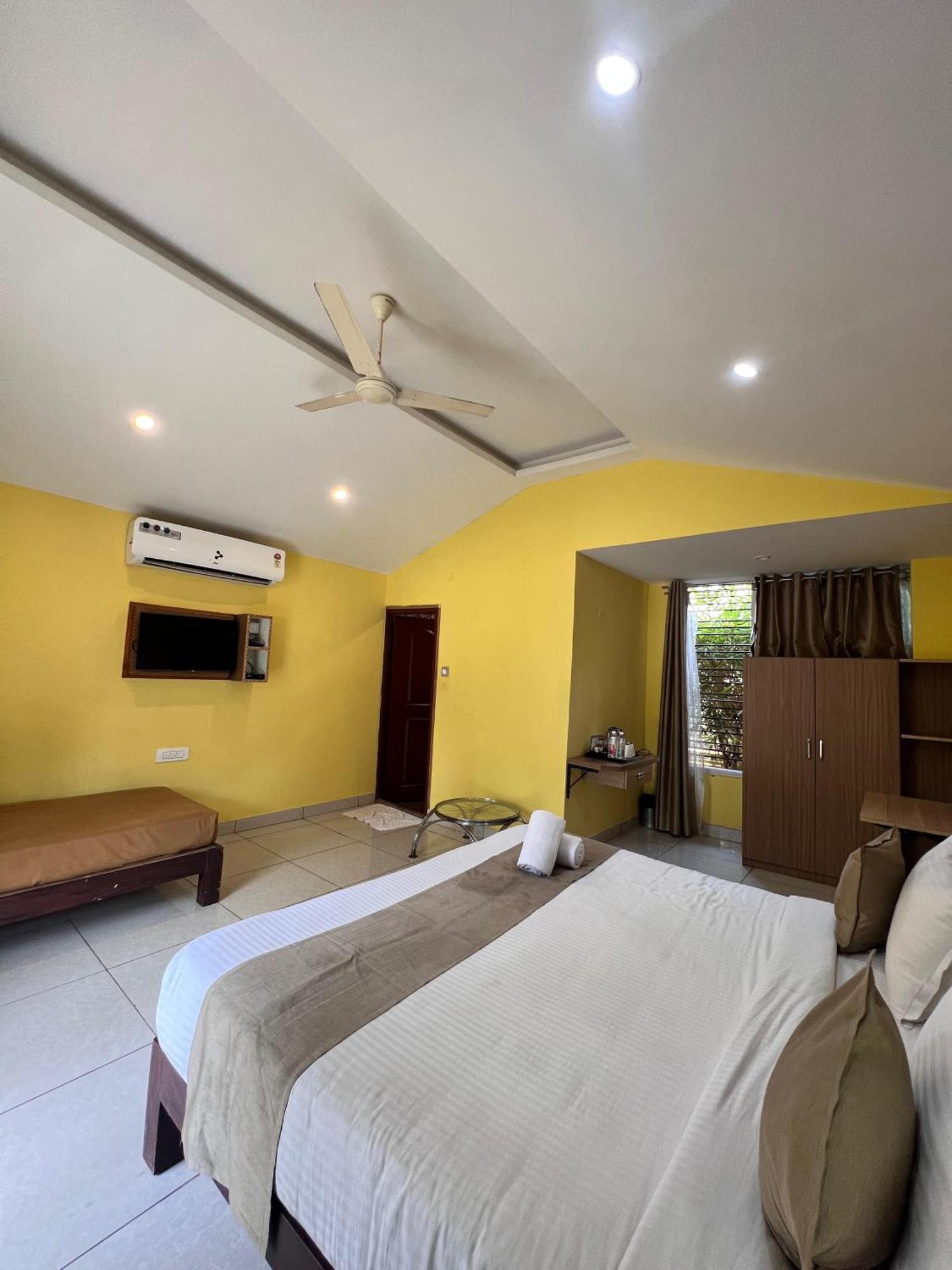 Coorg Nesara Hotel And Resort Kushalnagar Exterior photo